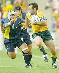 Joe Roff scores for Australia