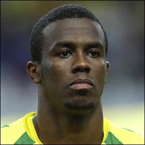 Leeds United sign AC Milan and Brazil defender Roque Junior