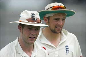 Hoggard and Harmison take two wickets apiece in the morning session