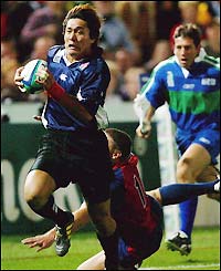 Daisuke Ohata moves forward for Japan