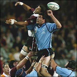 Rodrigo Capo (right) attempts to win a line-out ball for Uruguay