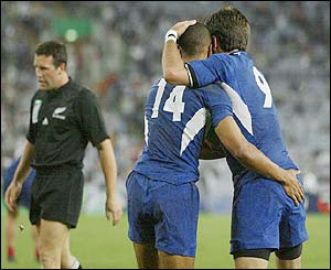 Pepito Elhorga celebrates scoring a try