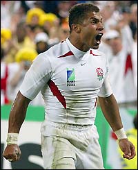 Robinson screams in celebration after touching down to extend England's lead to nine points