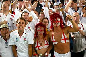 England fans celebrate victory at the Telstra Stadium