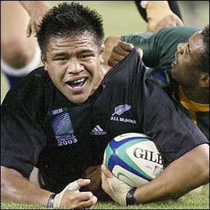 Hooker Keven Mealamu scores New Zealand's second try after 57 minutes