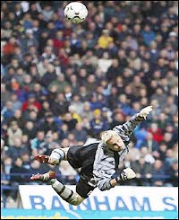 Antti Niemi pulls off a heroic save in his side's goalles draw