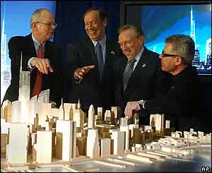 From left: Architect David Childs, New York Governor George Pataki, World Trade Center leasholder Larry Silverstein, and architect Daniel Libeskind