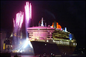 Fireworks above the Queen Mary 2