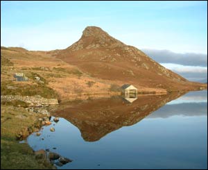 This picture was taken by Simon Marshall at Llynnaw Cregennen near Arthog in Snowdonia