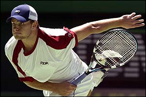 Top seed Andy Roddick has a convincing win over Bohdan Ulihrach