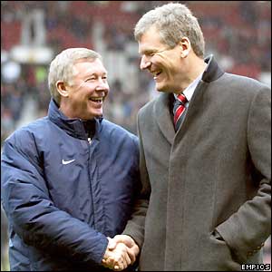 Man Utd boss Sir Alex Ferguson and chief executive David Gill pose before the match