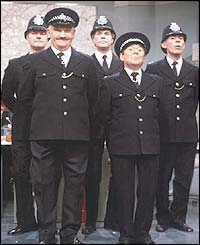 The Two Ronnies in musical sketch