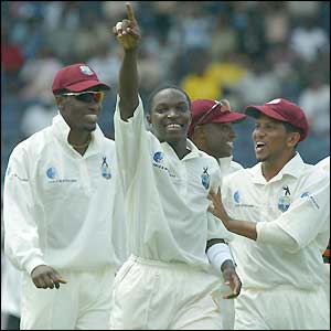 Fidel Edwards celebrates taking a wicket at Sabina Park