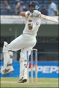 Nasser Hussain goes on the offensive