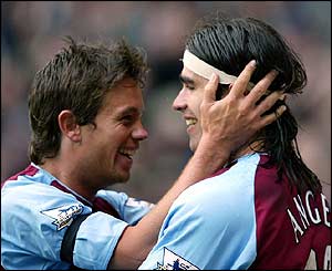 Juan Pablo Angel and Lee Hendrie