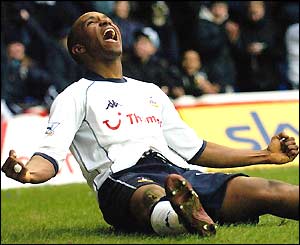 Jermain Defoe celebrates his goal against Leicester