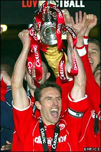 Gareth Southgate lifts the Carling Cup for Middlesbrough