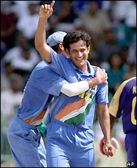 Irfan Pathan celebrates the early wicket of Jayasuriya