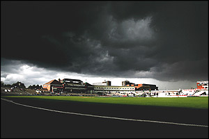 Dark clouds start to gather at Old Trafford