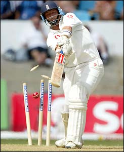 Nasser Hussain is bowled by Tino Best