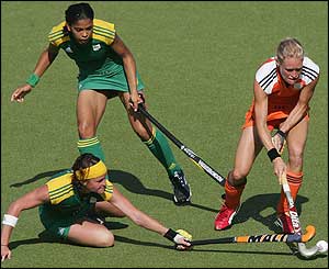 Holland open the women's hockey tournament