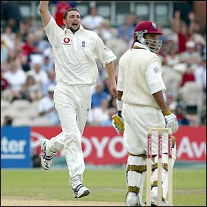 Ramnaresh Sarwan makes 60 before being caught by Marcus Trescothick in the slips