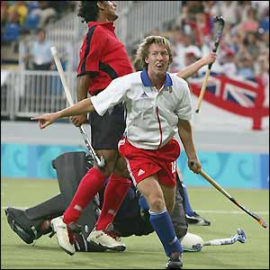 Scores from Barry Middleton, Guy Fordham and Ben Hawes earn Britain victory