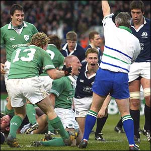 Peter Stringer celebrates scoring for Ireland