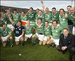 Ireland win their first Triple Crown in 19 years with a 37-16 victory in Dublin