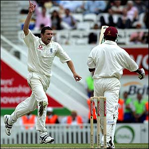 Harmison claims wicket of Joseph