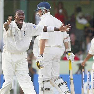 Fidel Edwards bowls Marcus Trescothick for two