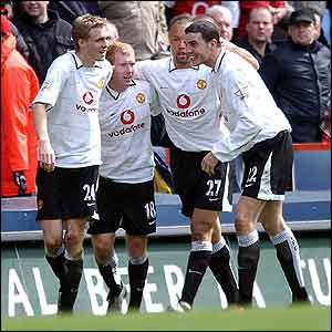 Darren Fletcher, Paul Scholes, Mikael Silvestre and John O'Shea