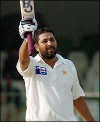 Inzamam celebrates his hundred against India