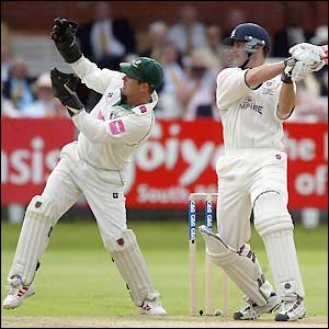 Craig Spearman notches one of his nine fours