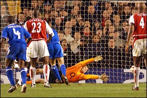 Frank Lampard scores for Chelsea - netting from close-range after Claude Makelele's shot is parried by Jens Lehmann