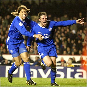 Wayne Bridge celebrates after scoring the winning goal as Chelsea beat Arsenal 