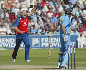 Wharf's sensational start gets even better when he removes Laxman for 29