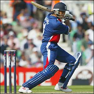 Vikram Solanki carries his good form from Trent Bridge to The Oval