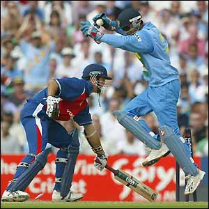 Michael Vaughan scores only four runs as his miserable one-day form continues