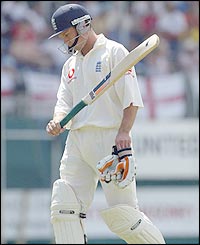 Geraint Jones falls early on the fourth day of play