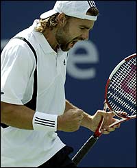 Nicolas Kiefer takes Tim Henman to a fifth set