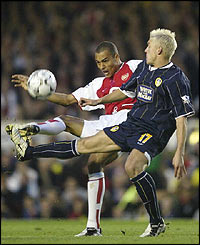 Gilberto Silva and Alan Smith