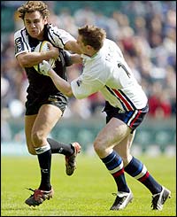 Newcastle's Joe Shaw and Sale's Steve Hanley scrap for the ball 