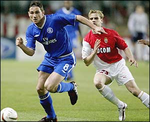 Frank Lampard of Chelsea proves to be a cause for concern for the Monaco midfield