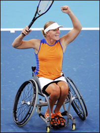 Esther Vergeer takes gold in tennis
