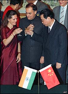 Sonia and Rajiv Gandhi with China's Li Peng in 1988