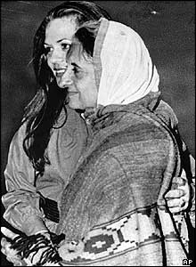 Sonia Gandhi and her mother-in-law, Indira, in 1977