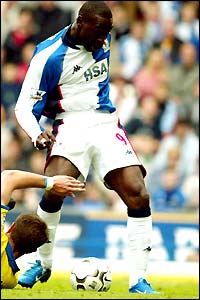 Andy Cole scores for Blackburn
