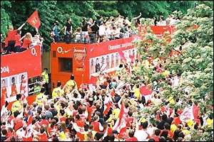 Grant Morris picked a great spot to watch the parade and sent us these excellent photos