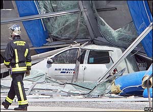 Wreckage of the roof collapse at Charles de Gaulle